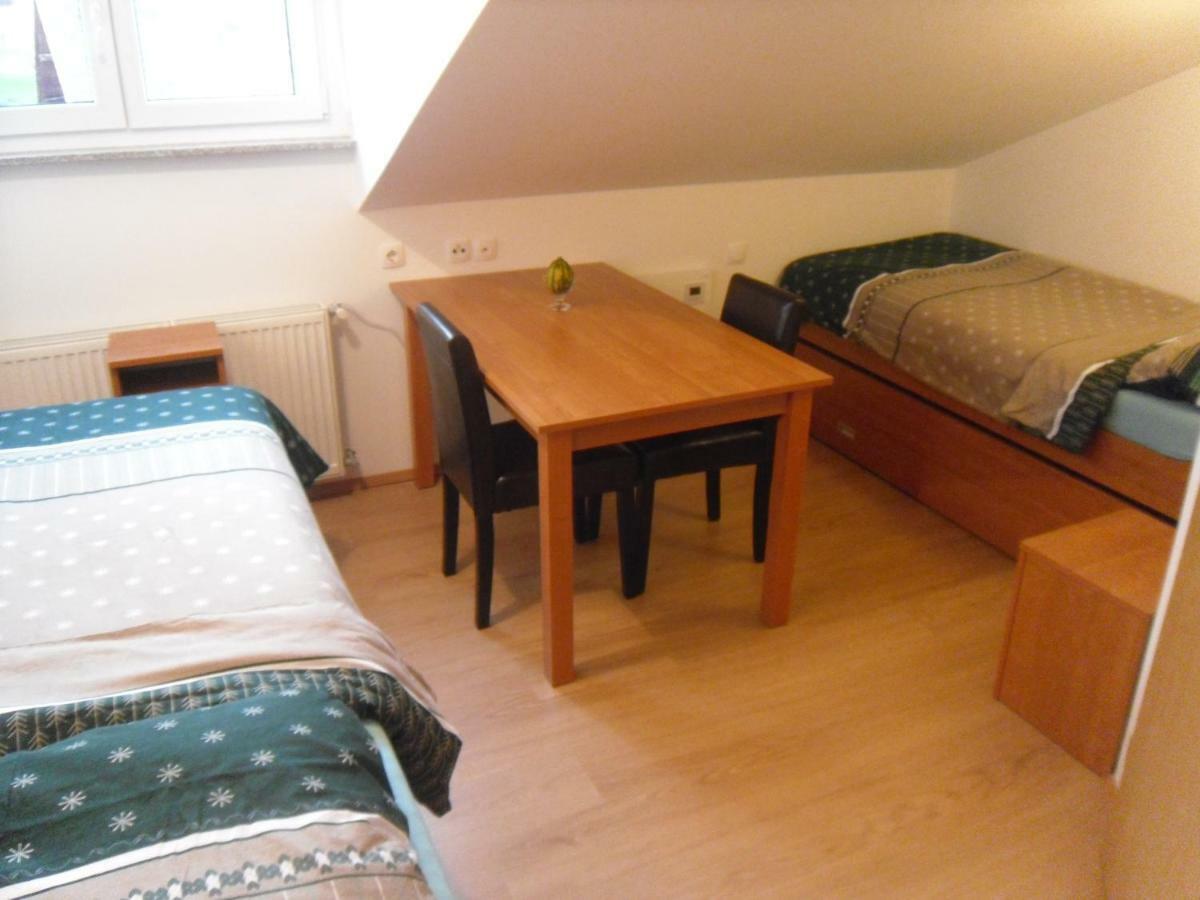 Gostilna Ulcar Hotel Ig Exterior photo
